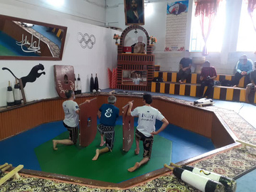 برگزاری مسابقات ورزش زورخانه‌ای و کشتی پهلوانی زندانیان استان مرکزی