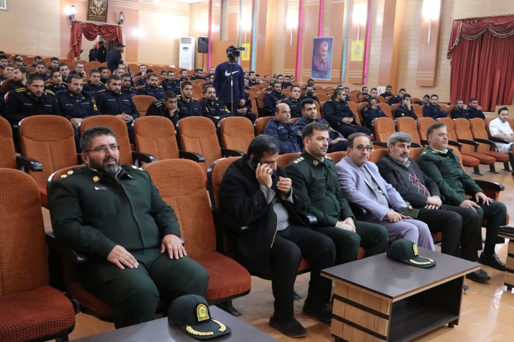 جشن پیروزی انقلاب در زندان مرکزی اصفهان
