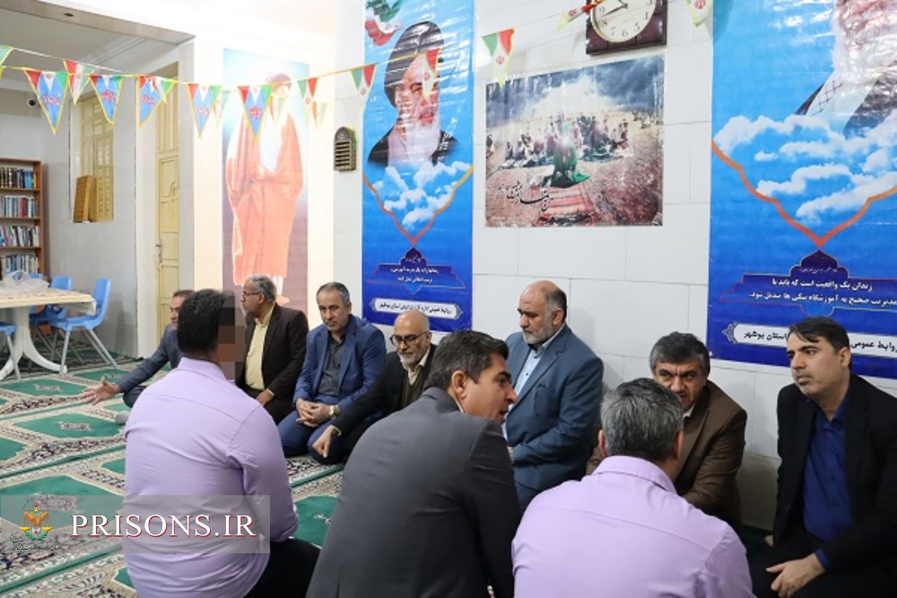 میز خدمت رئیس سازمان قضایی نیروهای مسلح بوشهر در زندان نظامیان استان