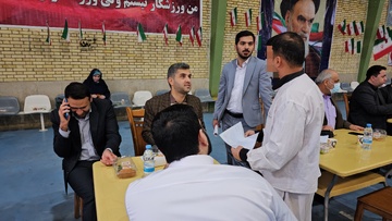 میز خدمت رییس کل دادگستری و ۸۱ نفر از مقامات قضایی و قضات شیراز در زندان عادل آباد