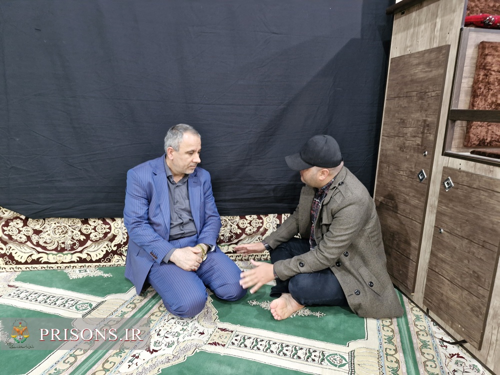 میز خدمت مدیر کل زندان های استان در مسجد فاطمه زهرا (ص) برازجان