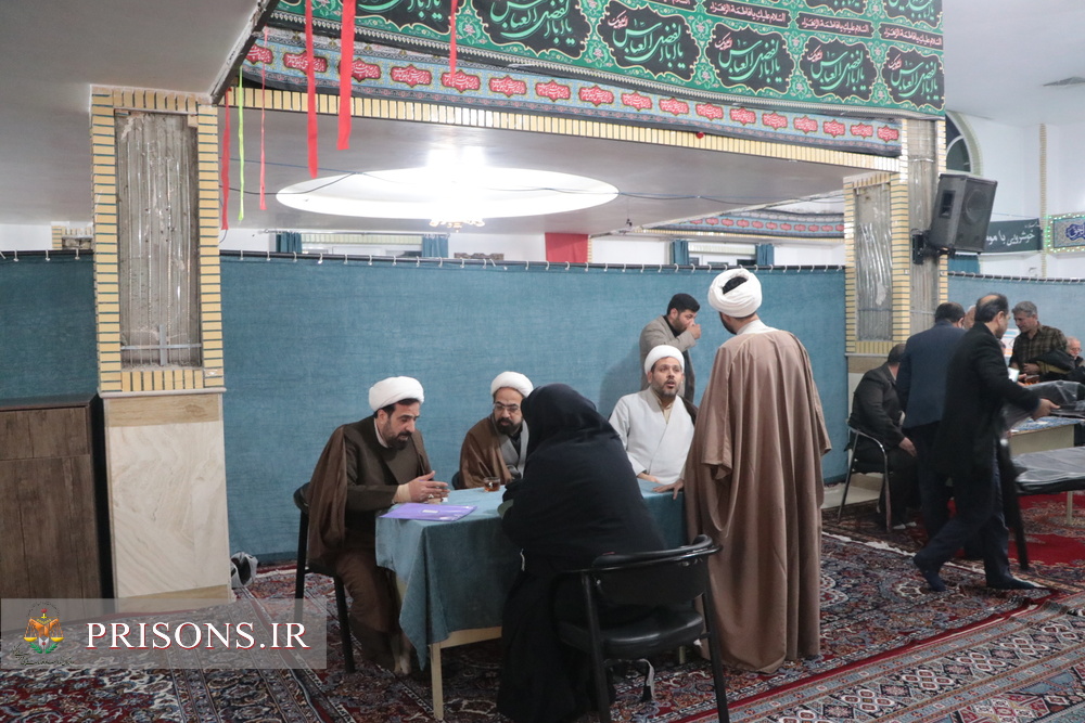 برگزاری میز خدمت مدیرکل زندان‌های زنجان در مساجد 