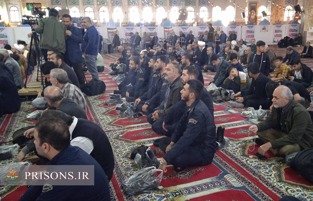 حضور مدیران و کارکنان زندان های مازندران در نماز عبادی سیاسی جمعه