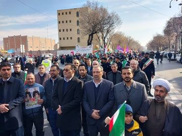 حضور مدیر کل وکارکنان زندانهای استان آذربایجان شرقی در راهپیمایی ۲۲بهمن