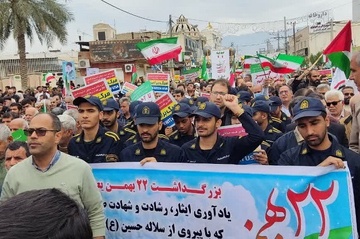 حضور رئیس و کارکنان و سربازان وظیفه زندان دشتستان و اردوگاه حرفه آموزی استان در راهپیمایی یوم الله  ۲۲بهمن