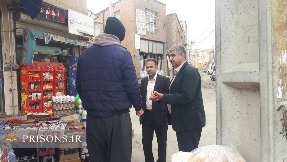 بازدید سرزده مدیرکل زندانهای استان کردستان از مددجویان تحت نظارت الکترونیکی