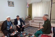 دیدار مدیرکل زندان‌های استان مازندران با جانباز 75 درصد