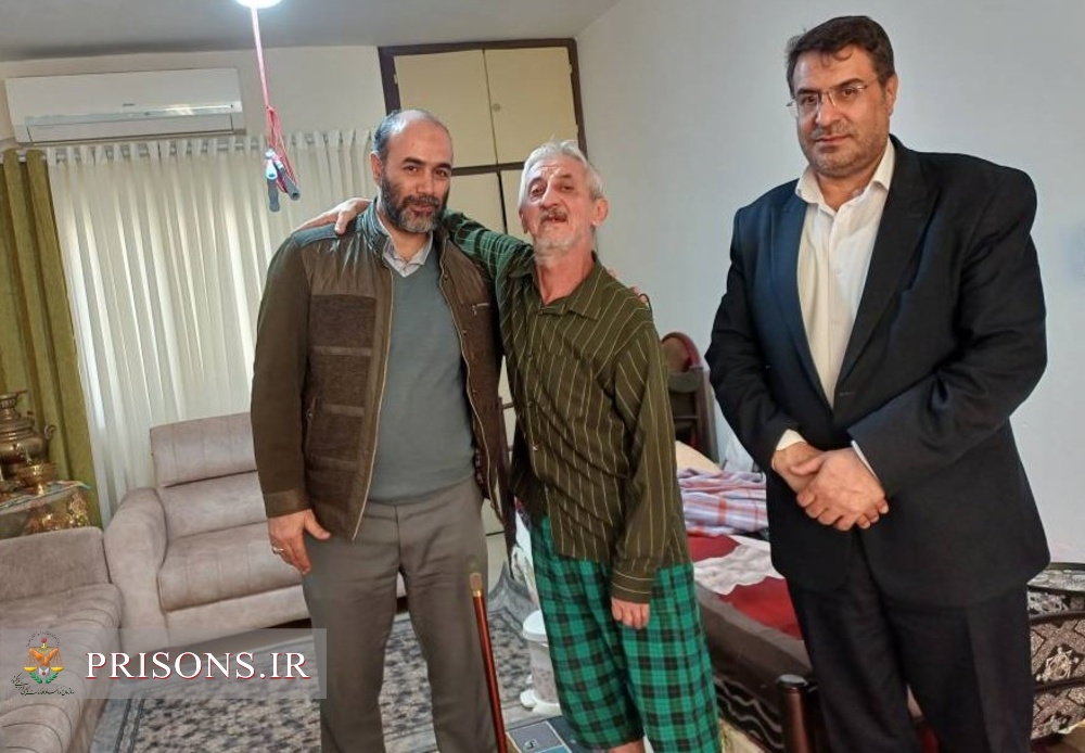 دیدار مدیرکل زندان‌های استان مازندران با جانباز 75 درصد 
