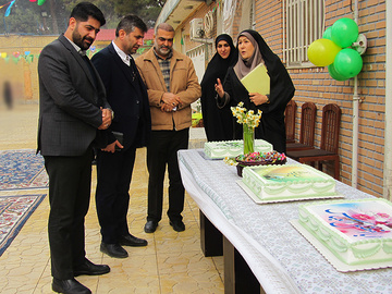 مددجویان ندامتگاه فردیس با کیک 5 متری در نیمه شعبان به جشن وشادی پرداختند