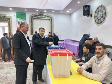حضور پرشور کارکنان ،مددجویان وسربازان زندانهای آذربایجان شرقی در انتخابات