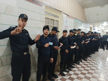 کارکنان و زندانیان استان خوزستان در انتخابات شرکت کردند