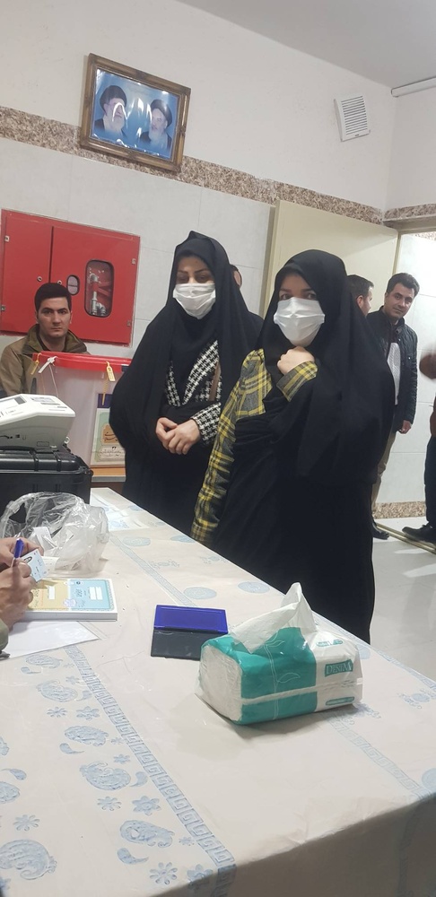 حضور مدیرکل ، کارکنان ، سربازان و مددجویان زندان‌های استان کردستان در پای صندوق های رأی