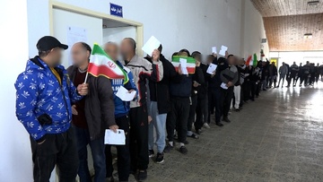 حضور پرشور کارکنان، زندانیان و سربازان وظیفه در پای صندوق‌های رای 