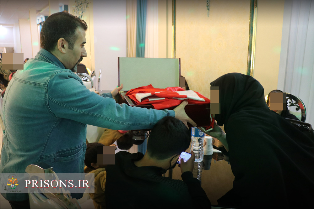اهدای 200 بسته معیشتی به خانواده زندانیان نیازمند در جشن اعیاد شعبانیه
