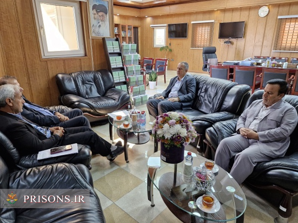 دیدار مدیرکل زندان های بوشهر با رئیس سازمان برنامه و بودجه استان