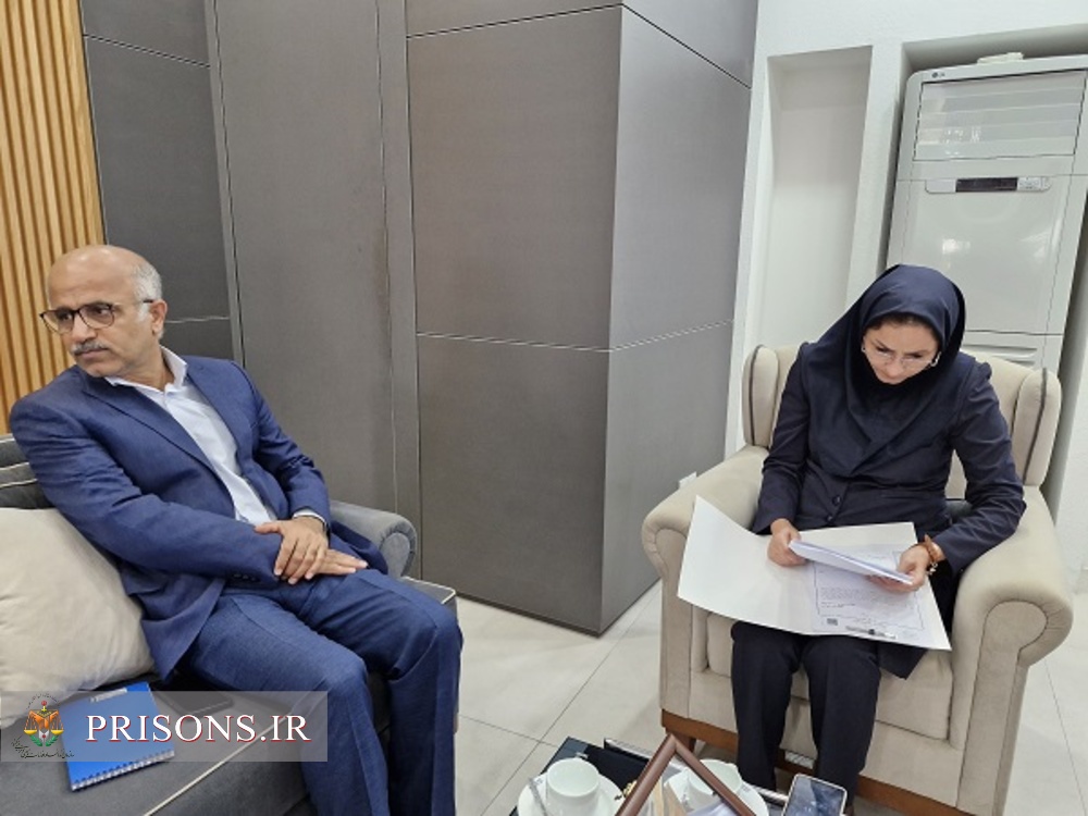 دیدار مدیرکل زندان های بوشهر با مدیرکل امور اقتصاد و دارایی استان