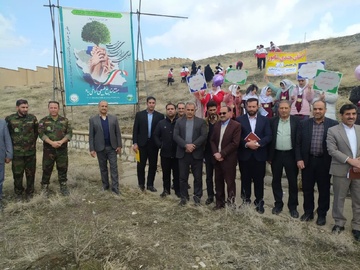 مشارکت اداره‌کل زندان‌های استان لرستان در برنامه‌های روز درختکاری