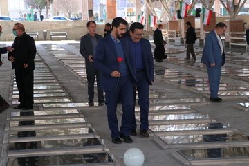 حضور اعضای شورای برنامه ریزی زندانهای آذربایجان شرقی در مزار شهدا
