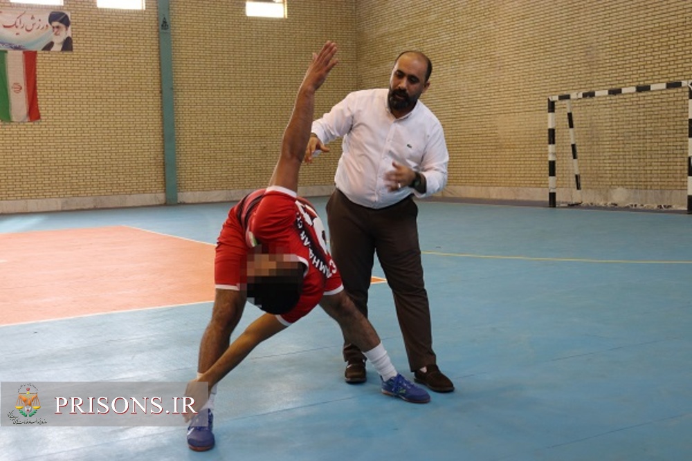 برگزاری دوره آموزشی توجیهی ورزش صبحگاهی زندانیان زندان دشتستان 
