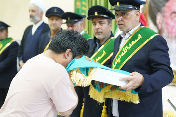 خادمان مسجد جمکران مهمان جزء خوانی زندانیان زندان مرکزی قم