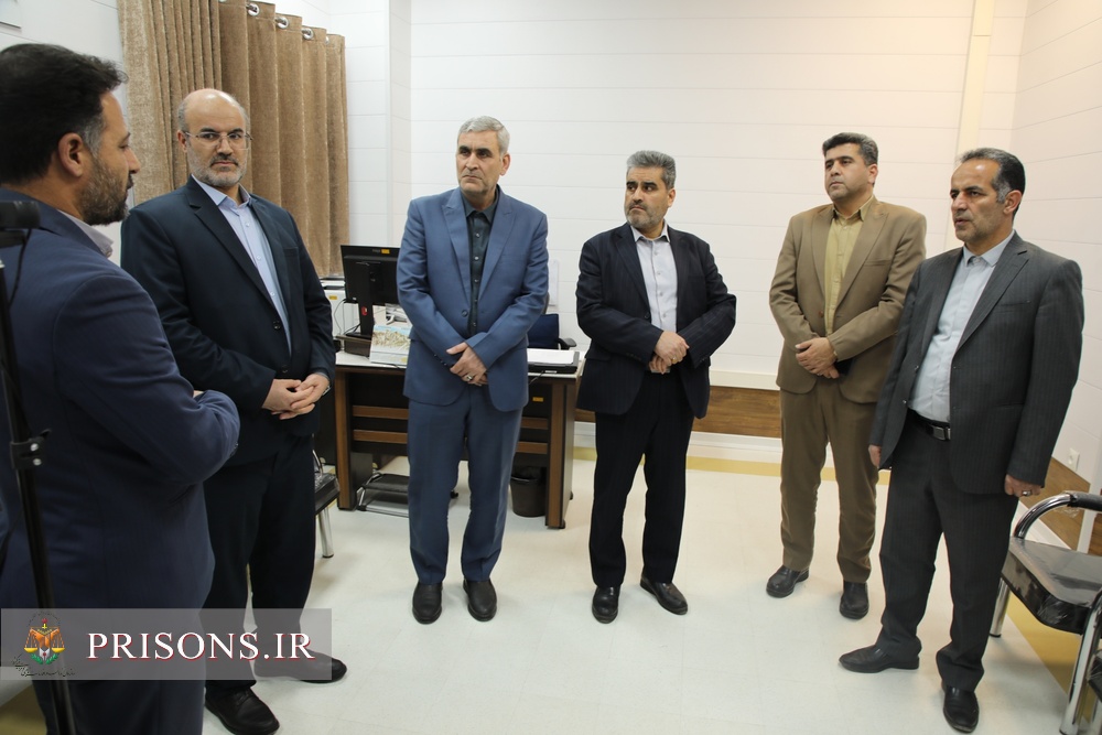 بازدید رئیس کل دادگستری استان همدان از مرکز مراقبت الکترونیکی زندانیان