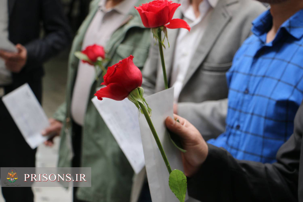 مسافر نوروزی شهرستان گرمی سه زندانی نیازمند را آزاد کرد