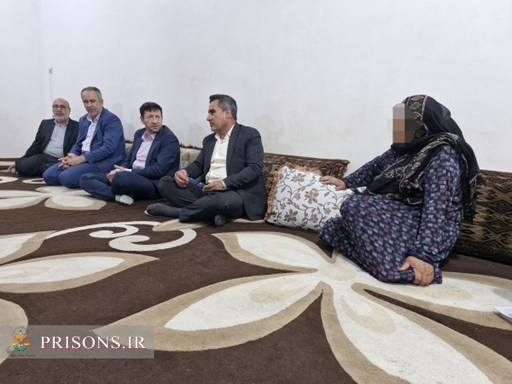 سرکشی نوروزی رئیس کل دادگستری و مدیر کل زندان های استان بوشهر با خانواده زندانیان نیازمند