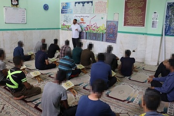 سلسله نشست‌های «روزه و روزه‌داری در قرآن» ویژه ماه مبارک رمضان در زندان دشتستان