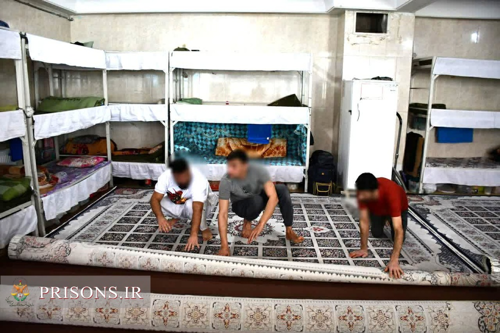 اهداء ۴۶ تخته فرش توسط خیر نیشابوری به زندان شهرستان