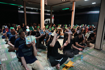 برگزاری آیین معنوی اولین شب از لیالی قدر در مرکز اصلاحی و تربیتی زندان‌های استان یزد