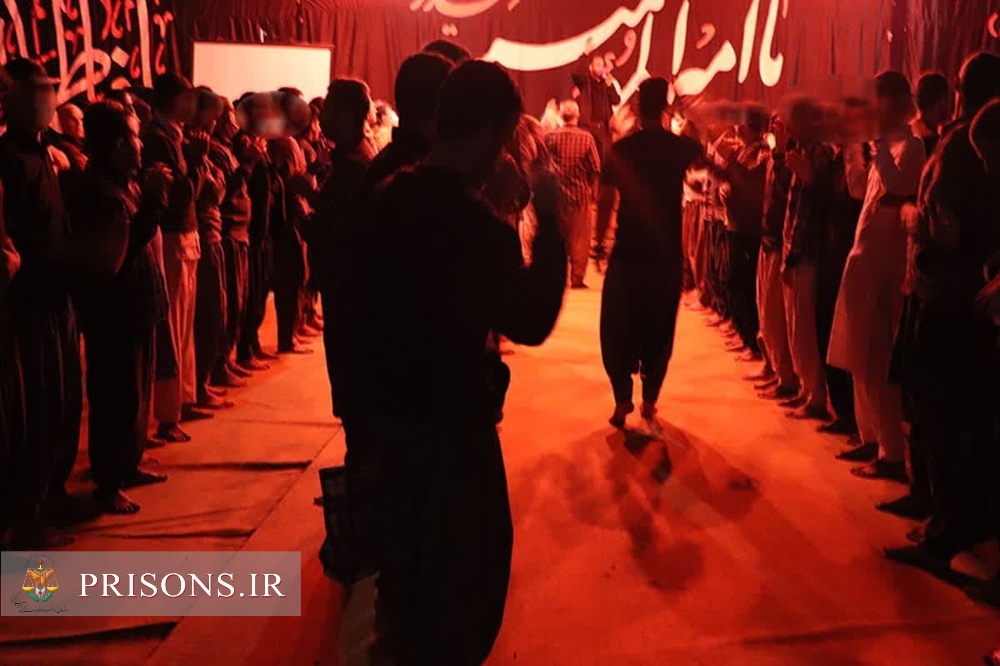 مراسم معنوی احیای شب بیست و سوم ماه مبارک رمضان زندان مرکزی زاهدان با حضورمدیرکل زندان های سیستان وبلوچستان برگزار شد