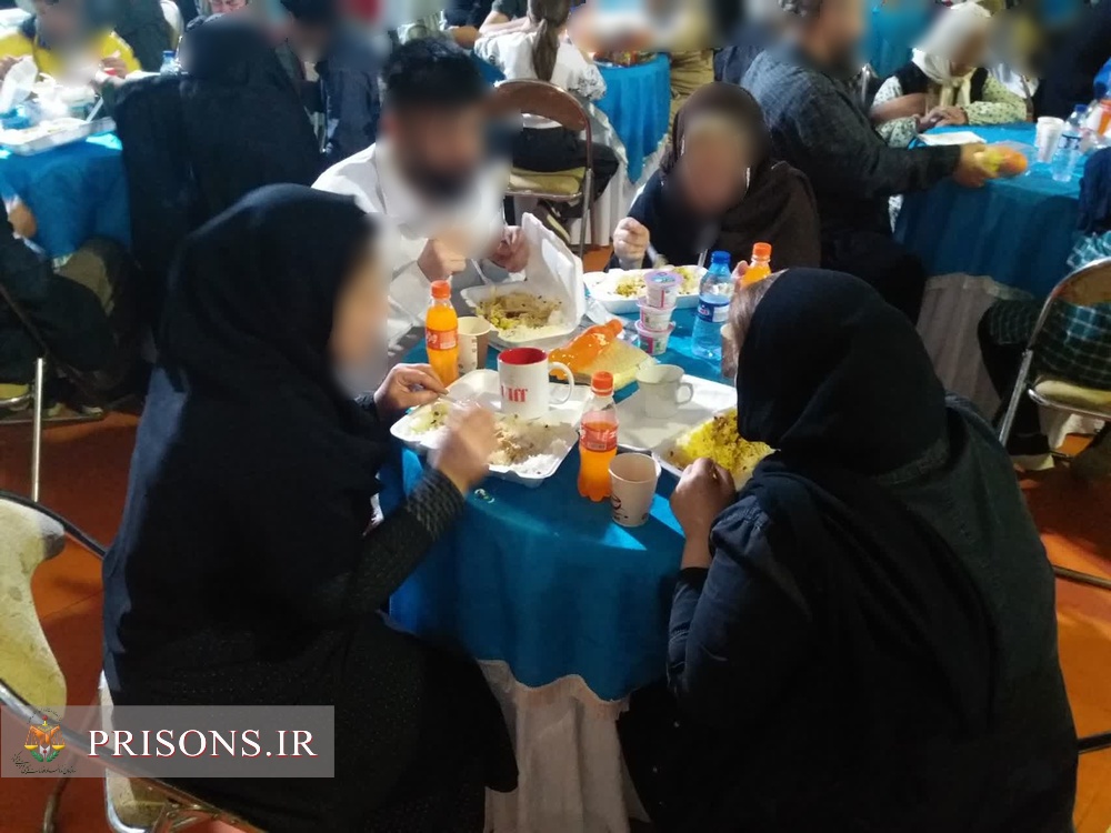 ضیافت افطاری خانوادگی مددجویان زندان مرکزی سنندج