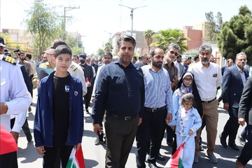 حضور مدیرکل و کارکنان مراکز تامینی وتربیتی سیستان وبلوچستان در راهپیمائی روز قدس