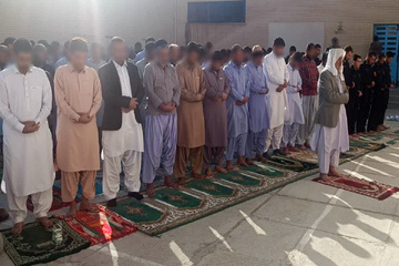 اقامه نماز عید سعید فطر در زندان های استان سیستان و بلوچستان
