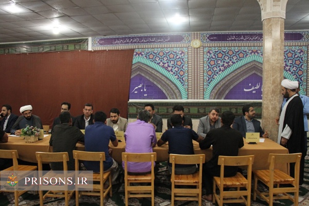 میز خدمت قضات دادسرای عمومی و انقلاب شهرستان بوشهر در زندان مرکزی استان