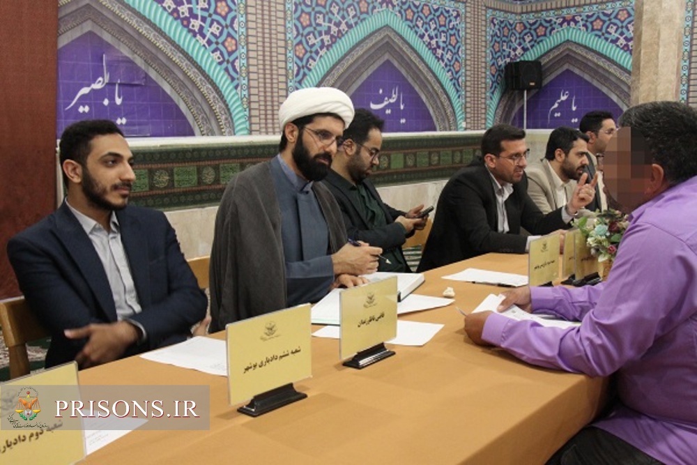 میز خدمت قضات دادسرای عمومی و انقلاب شهرستان بوشهردر زندان مرکزی استان