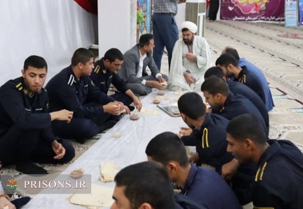 اقامه نماز باشکوه عید سعید فطر  در زندان دشتستان