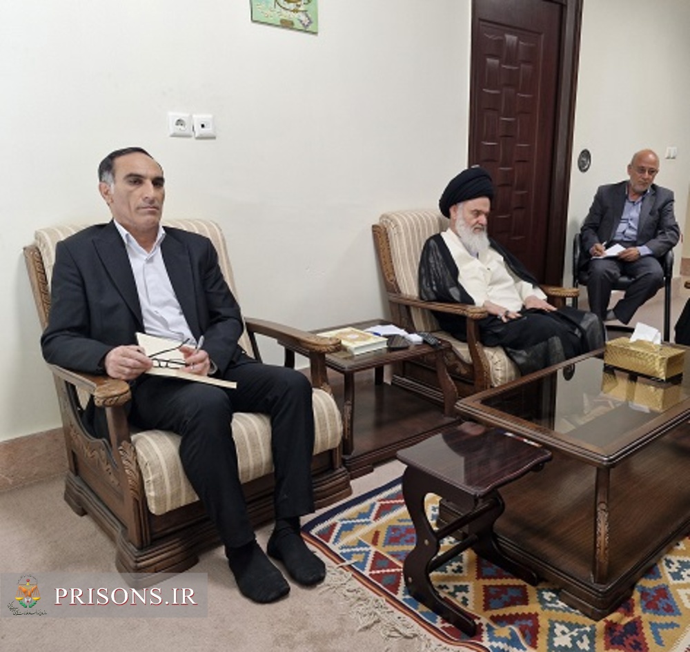 دیدار مدیرکل زندان های بوشهر با نماینده مردم استان بوشهر در مجلس خبرگان رهبری