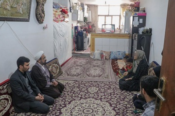 سرکشی از خانواده زندانی نیازمند در بازدید مدیرکل زندان‌های زنجان