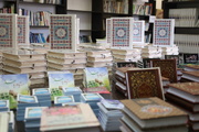 خیّر کتابخوان 4600 جلد کتاب به ندامتگاه تهران‌بزرگ هدیه داد