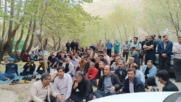 فضای صمیمی کارکنان زندان‌های کرمانشاه در گلگشت بهاری