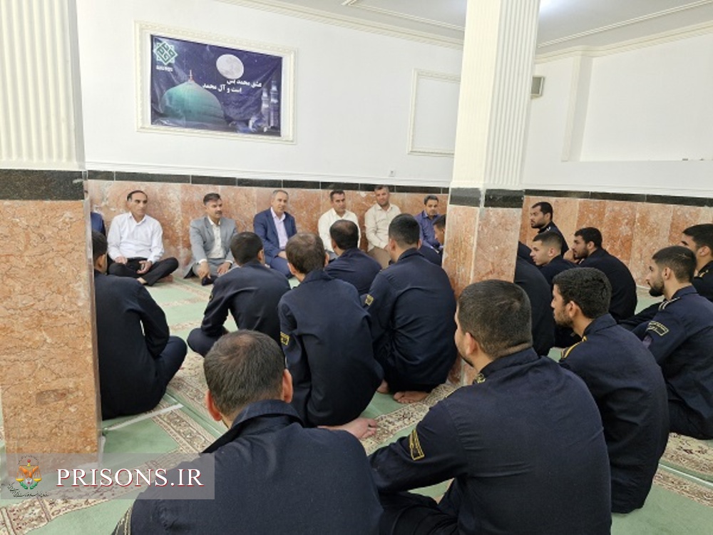 برگزاری جلسه پرسش و پاسخ مدیرکل زندان های بوشهر با سربازان وظیفه زندان مرکزی استان