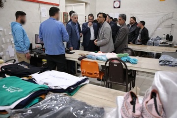 بازدید دادستان مرکز همدان و مدیر کل زندان‌های استان از کارگاههای اشتغال زندان مرکزی