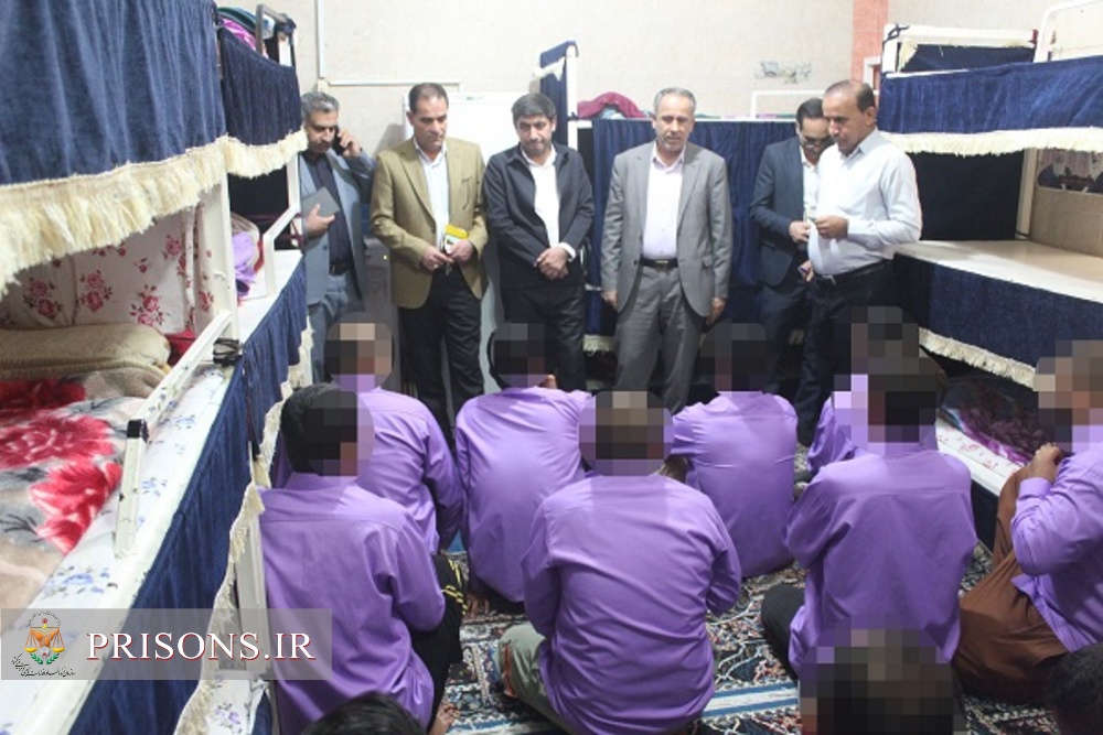 دیدار چهره به چهره مدیرکل زندان‌های استان بوشهر با مددجویان زندان دشتی