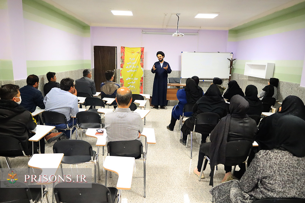 برگزاری کلاس بازسازگاری اجتماعی برای زندانیان آزاد شده شهرکردی