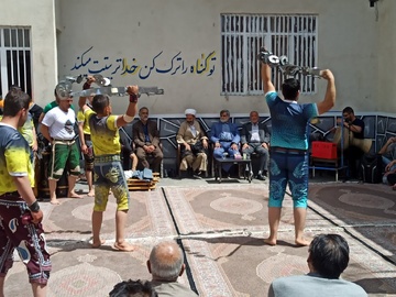 اجرای ورزش باستانی در جمع مددجویان زندان مرند
