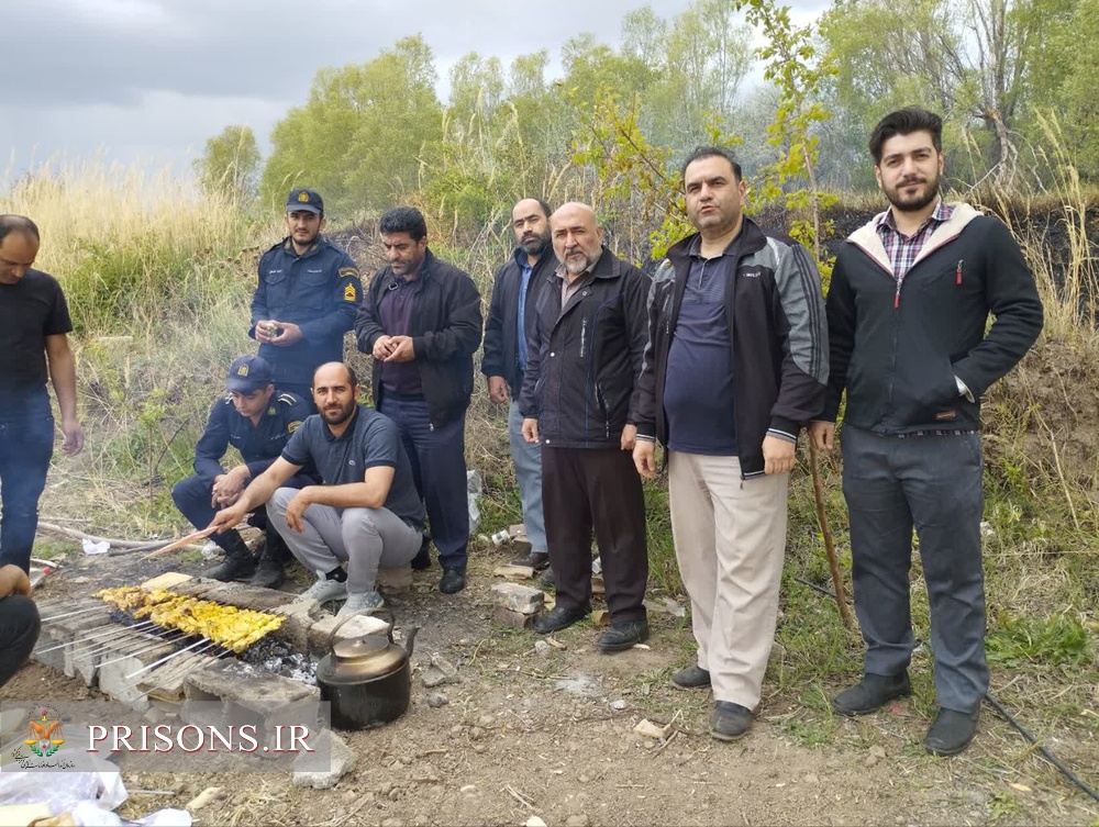برگزاری اردوی فرهنگی وتفریحی برای کارکنان وسربازان وظیفه زندان میانه