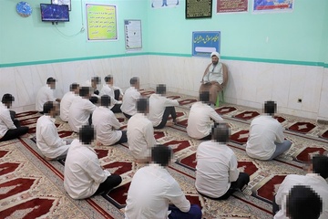 برگزاری دوره‌های آموزشی عقیدتی و مهارت‌های اساسی زندگی در زندان دشتستان