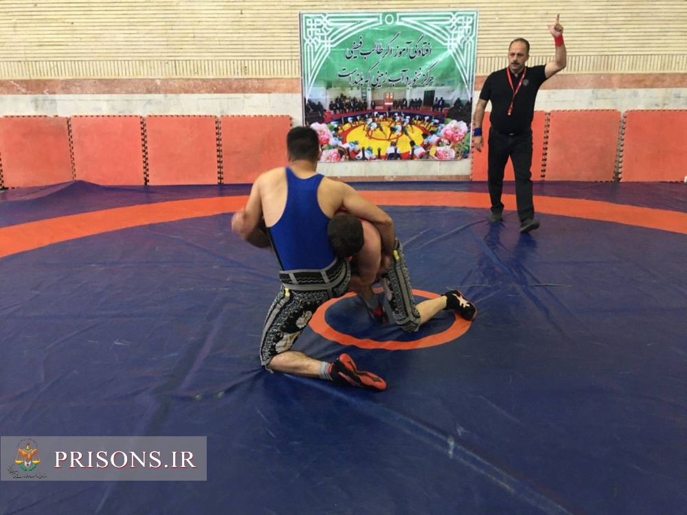 برگزاری مسابقات ورزش‌های زورخانه‌ای و کشتی پهلوانی مددجویان زندان‌های استان کردستان