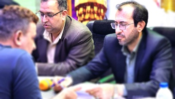 میز خدمت قضایی رئیس‌کل دادگستری، مدیرکل زندان‌ها و مقامات قضایی خوزستان در زندان شوشتر